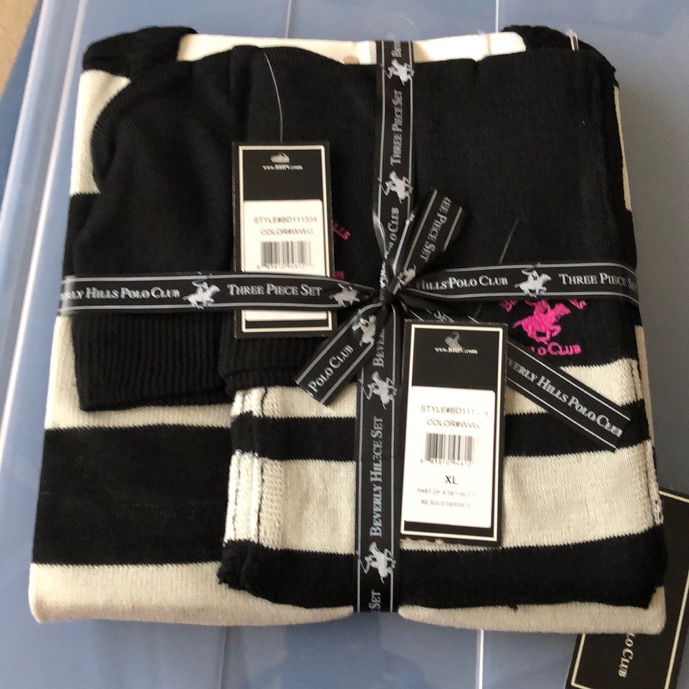 Black and gray sweater